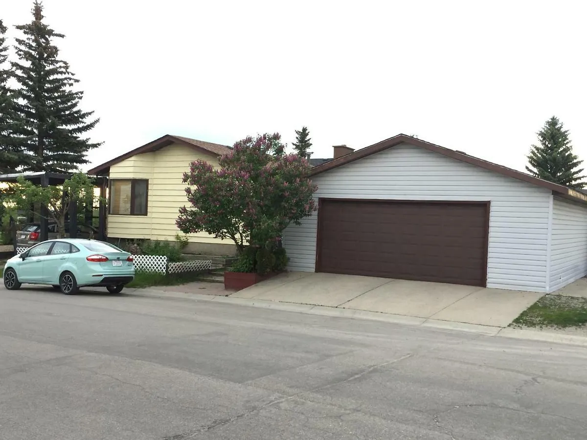 Guest house Calgary Star Cozy Home
