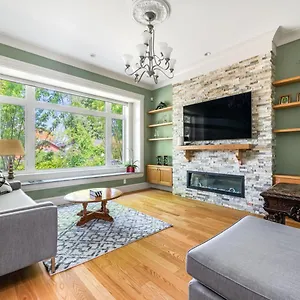 Haven: Luxurious Private Bedroom Near Attractions , Vancouver Canada
