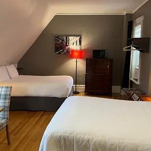 E-hotel Des Grisons 2*, Quebec City Canada